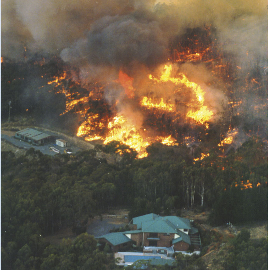 Bushfire close to homes